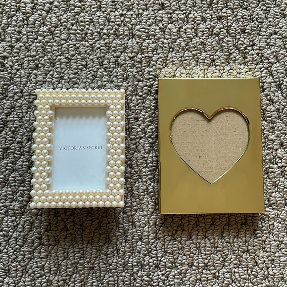 Bundle of 2 Fun & Girly Photo Frames In Gold Heart Cutout & Pearl Beaded Border - Picture 1 of 7